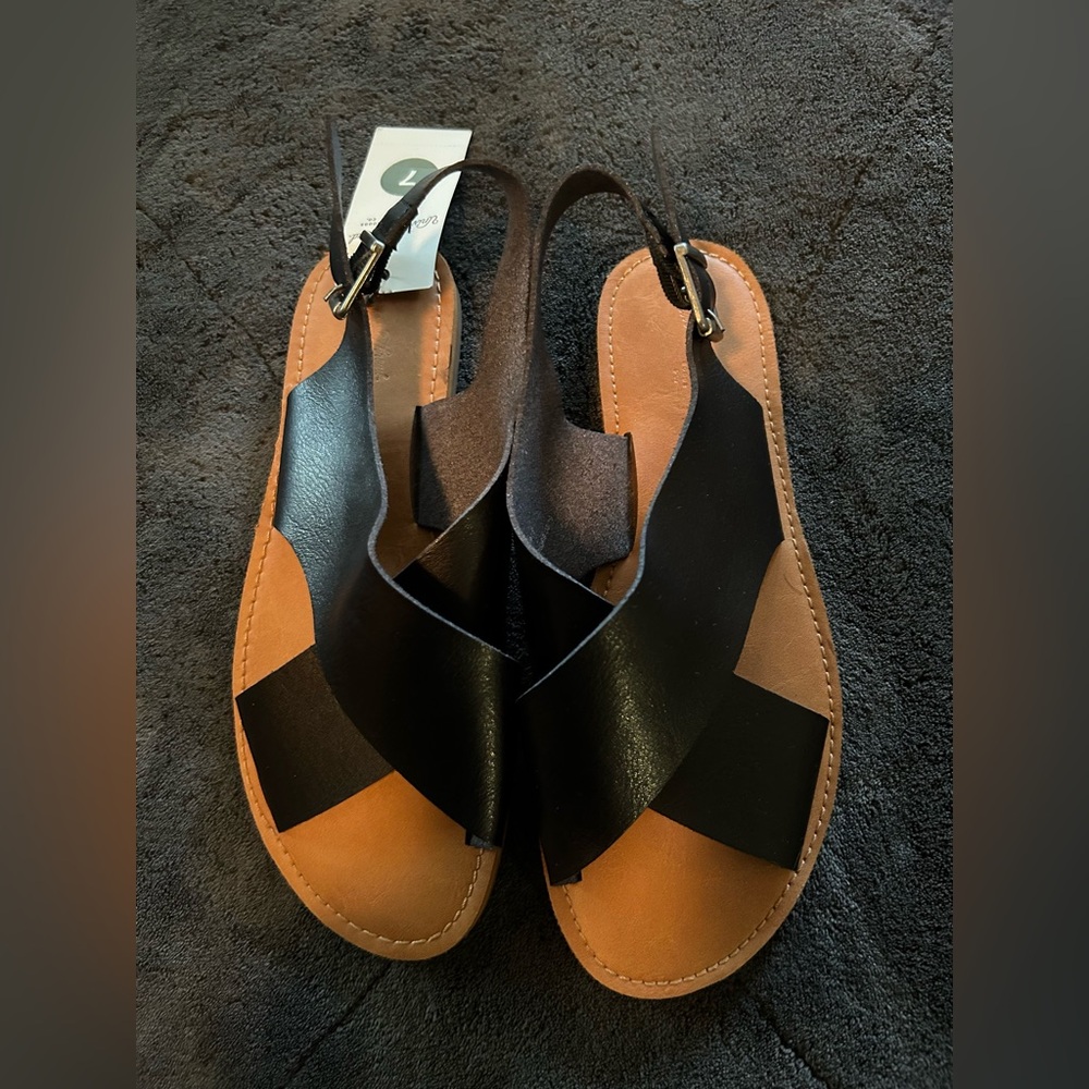 Women’s sandals size 7